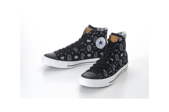 「ジョジョ」と「ALL STAR」 コラボシューズの予約開始 画像