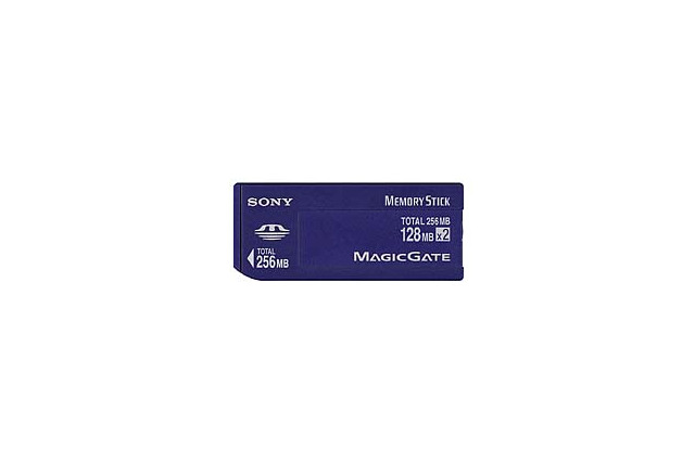 ソニー、従来比4倍の高速データ転送/マジックゲート対応メモリースティック 画像