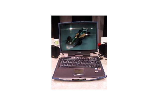 [COMDEX Fall 2002速報（現地21日）]変わりダネ（1）〜ノートPC／Bluetooth／Wireless USBほか 画像