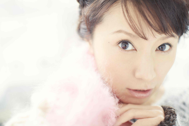 “あみーゴ”から大人の“あねーゴ”へ……鈴木亜美「良い感じに笑いシワが出来れば」 画像