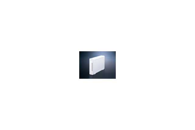 バッファロー、FireWire400/USB2.0に対応するDVDドライブなど 画像