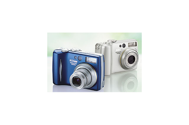 ニコン、COOLPIX5200/4200の発売日決定 画像