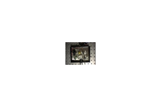 産総研、光で光を制御する新原理の超高速光半導体スイッチを開発〜ネットの超高速化に期待 画像
