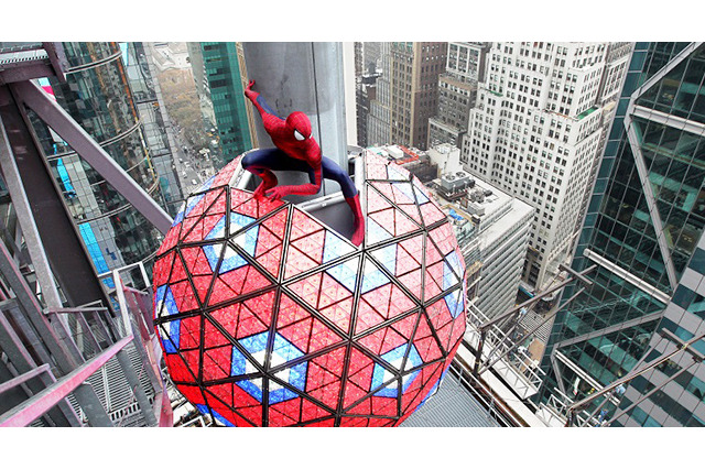 スパイダーマンがN.Y.の新年を祝福!? 画像
