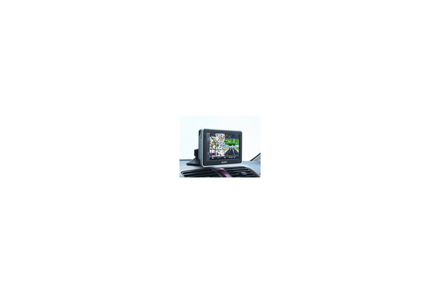 ソニー、ダッシュボードに簡単に取り付けられるポータブルナビゲーションシステム——4.8型ワイド液晶搭載 画像
