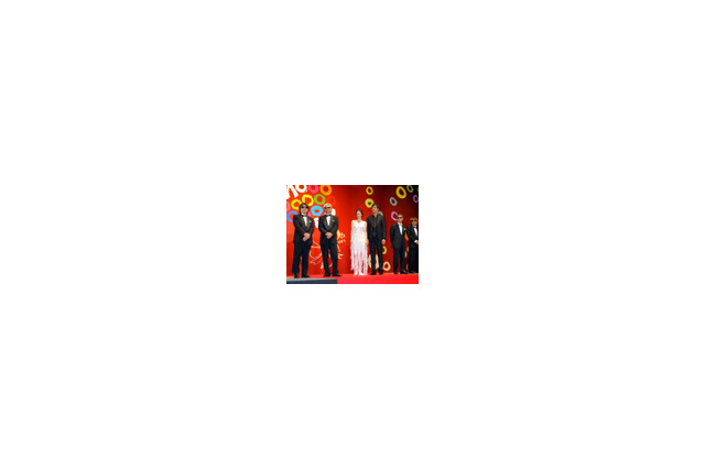 【第20回東京国際映画祭】映画とは大違い!? 美貌カップルに会場からため息 画像