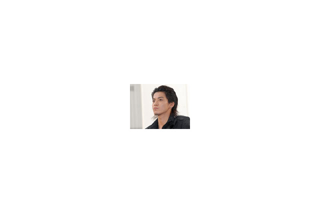 【第20回東京国際映画祭】ブラックカーペットに小栗旬、山田孝之、やべきょうすけ登場！ 画像