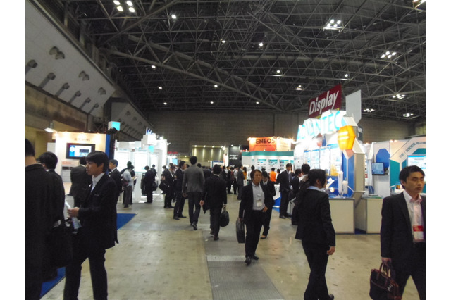 【ファインテック2014 Vol.1】シャープの広視野角を実現する光学フィルム 画像