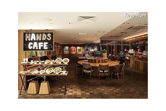 JAXA×東急ハンズ「人工衛星カフェ」を梅田にオープン 画像