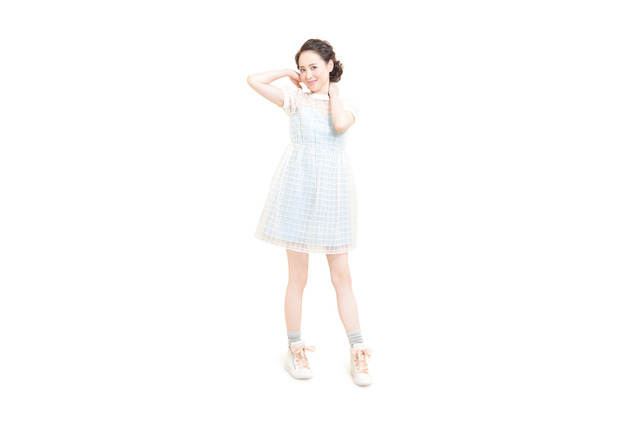 松田聖子、デビュー35周年で“花嫁”に! 純白ウェディングドレス姿を披露 画像
