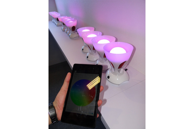 【COMPUTEX TAIPEI 2014 Vol.14(動画)】部屋に置いたたくさんのLED照明をアプリでコントロールできる「Gunilamp」 画像