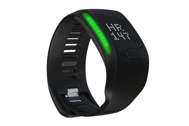 アディダス、リストバンド型のフィットネス端末「miCoach FIT SMART」 199ドル 画像