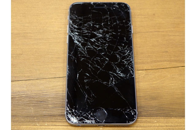 iPhone 6を壊した!!どうなる修理費用?……キャリアで違うサービスも 画像