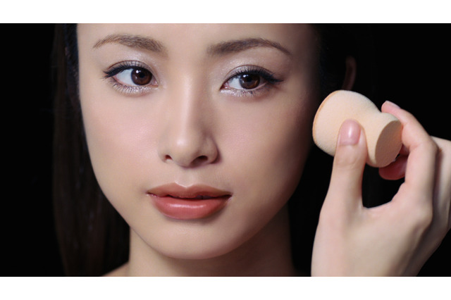 上戸彩、新CMで魅せる“大人の表情” 画像