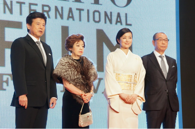 【第27回東京国際映画祭】鈴木京香の美しい着物姿、三浦友和&三浦貴大の親子共演…レッドカーペット 画像