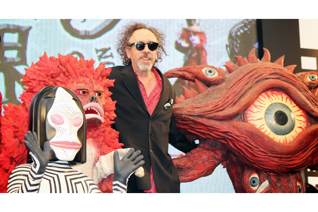 ティム・バートン監督がウルトラ怪獣と念願の対面「僕にとって家族だよ」 画像