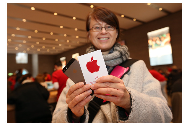 世界中で真っ赤なアップルストアがお目見え 画像
