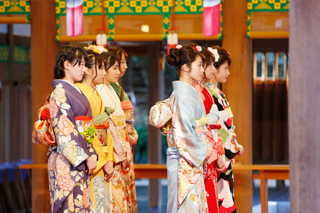 乃木坂46メンバー7人が成人式!20歳の抱負「色気がほしい」 画像
