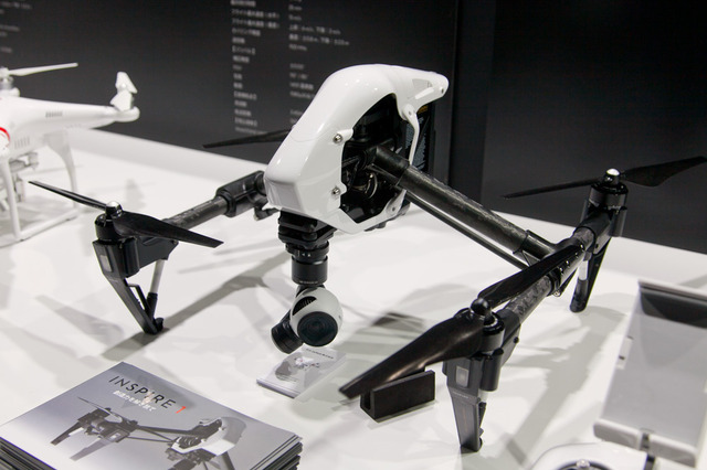 【CP+ 2015 Vol.5】DJI、4K撮影が可能な空撮ドローン「Inspire 1」をデモ 画像