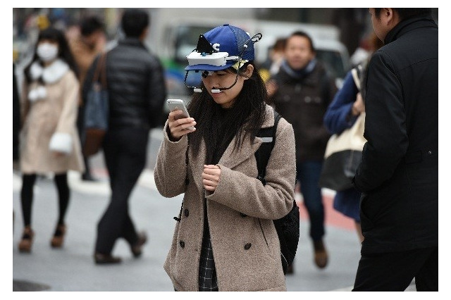 「ながらスマホ」の危険性を検証した動画、JAFが公開 画像