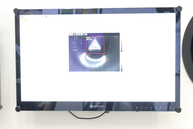 【SS2015速報リポート039】アクシス、温度の変化をモニターできるサーマルカメラの新製品などをデモ展示 画像