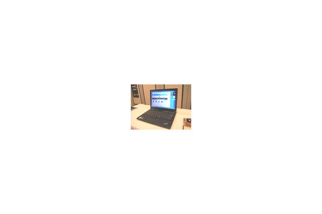 レノボ、薄さ18.6mm/1.42kgの小型・軽量ノートPC「ThinkPad X300」 画像