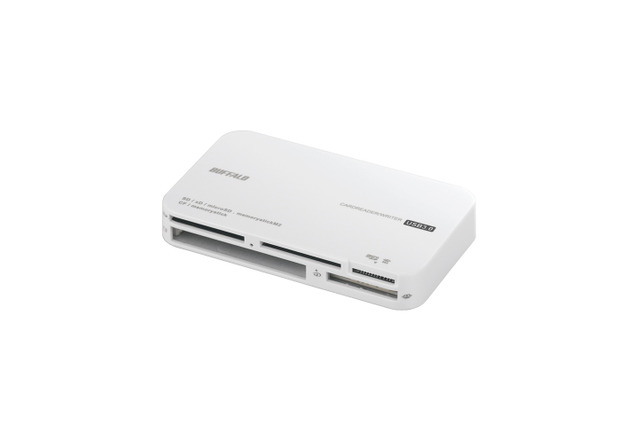 バッファロー、USB 3.0&57種類のメディア対応のカードリーダ/ライター 画像