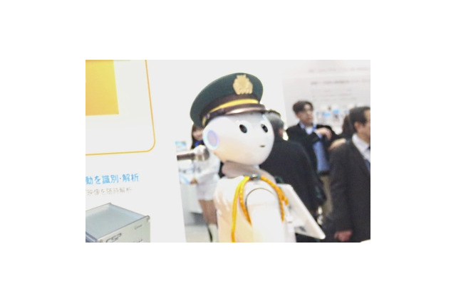 セントラル警備保障、パーソナルロボ「Pepper」を活用した新サービスを開発 画像
