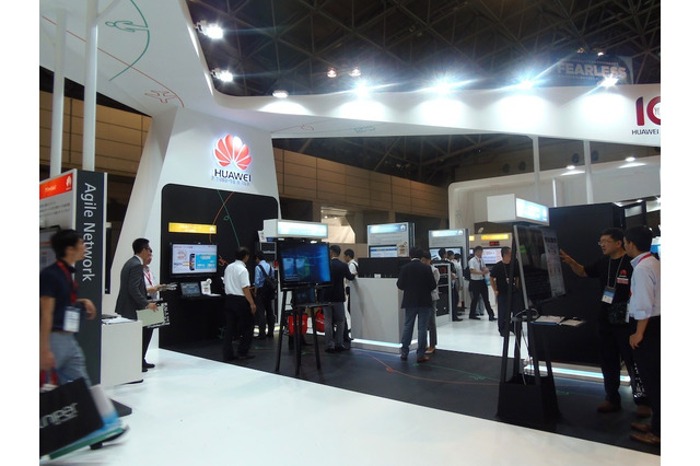 【Interop 2015 Vol.35】ファーウェイ・ジャパン、400Gbpsのコアルータを初めてライブでデモンストレーション 画像