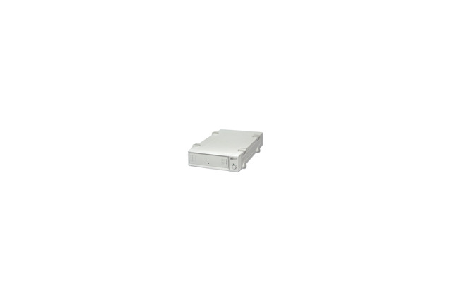 内蔵SATA機器を外付けできるeSATA/USB2.0対応5型ドライブケース 画像