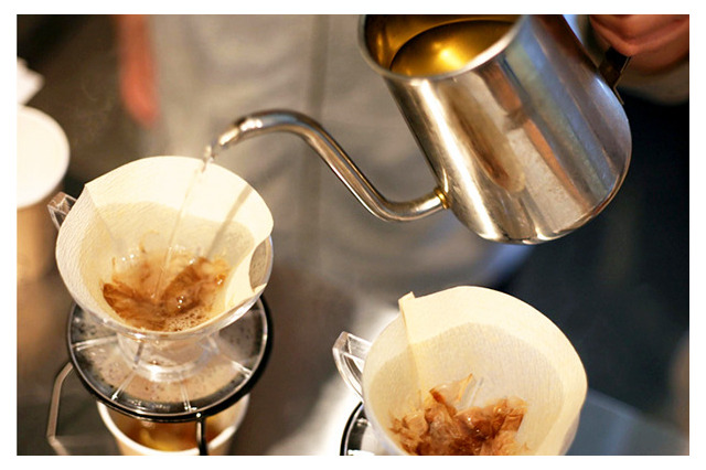 コーヒー器具で“味噌汁”をドリップ!? 原宿にミソスープスタンド期間限定オープン 画像