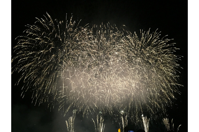【SPEED TEST】大混雑の「大曲の花火」、3キャリアのiPhone 6で速度調査 画像
