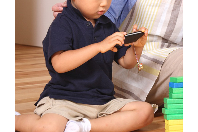 2歳時の約半数が週2日以上利用……幼児と保護者のスマホ利用調査 画像