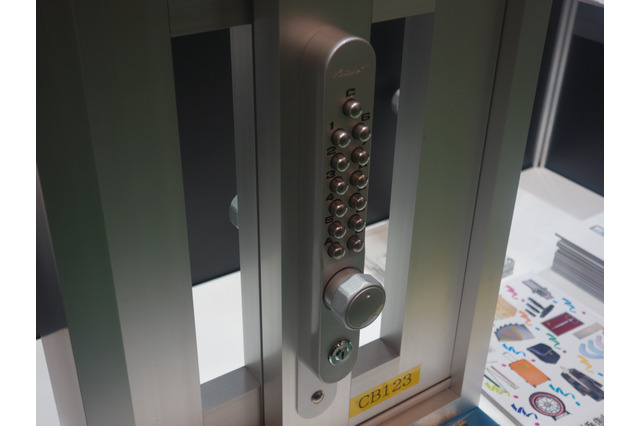 ありそうでなかった? 業界初の引違い戸用オートロックに技術大賞 画像