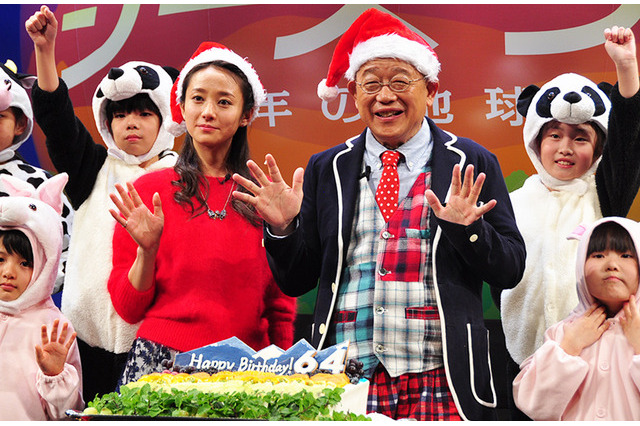 鶴瓶が64歳に!木村文乃も誕生日を祝福 画像