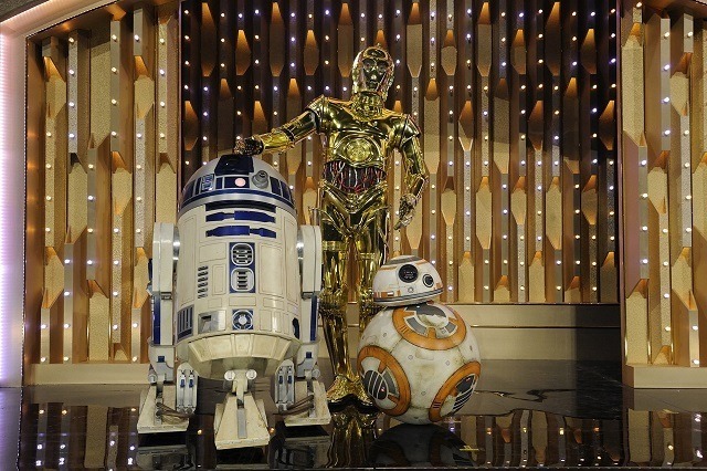 【NHK紅白】BB-8やR2-D2、C-3PO……紅白に「スター・ウォーズ」の人気ドロイド登場 画像