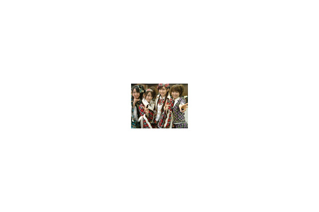 AKB48のメンバーがファンクラブ会員200人の前でライブトーク 画像