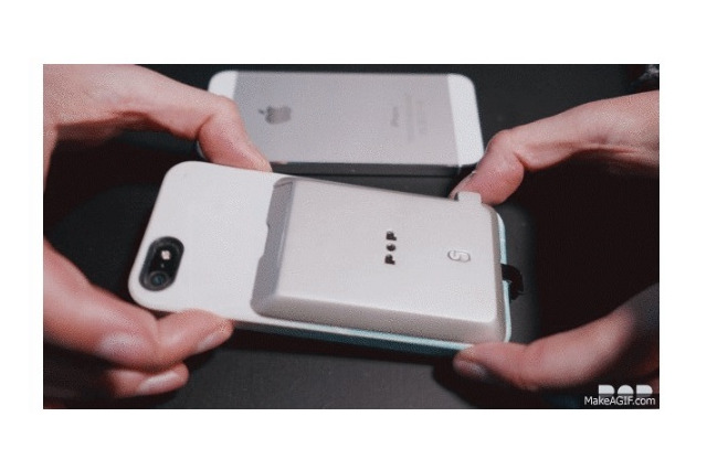 風変わりな外付け「交換」型のスマホバッテリー 画像