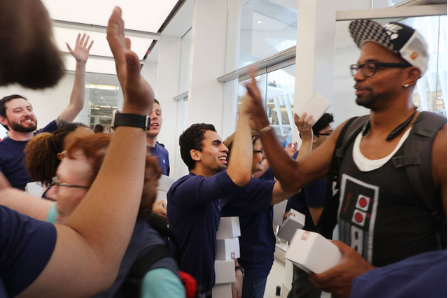 これがNYの新Apple Store！米同時多発テロ跡地にオープン 画像