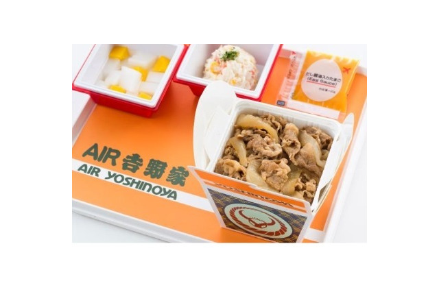 JAL国際線メニューに吉野家の牛丼 画像