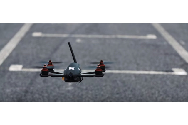 日産、超高速ドローン「GT-R Drone」開発!GT-Rとの対決動画を公開 画像