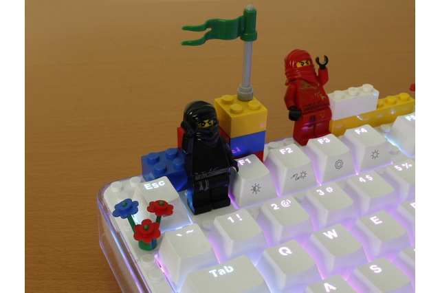 レゴで自在にカスタマイズできるゲーミングキーボード！ 画像
