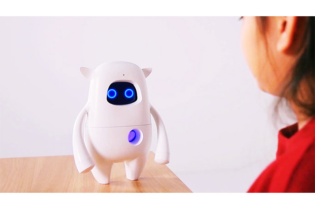 英語の先生はロボット! 会話を通してお互いが成長するAI 画像