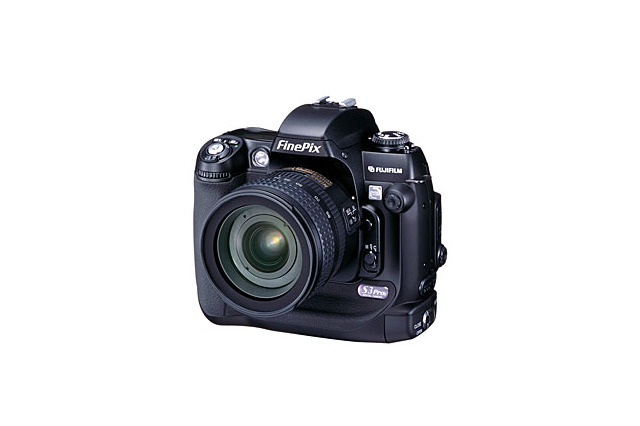 富士写、デジタル一眼レフカメラ「FinePix S3 Pro」の発売延期 画像