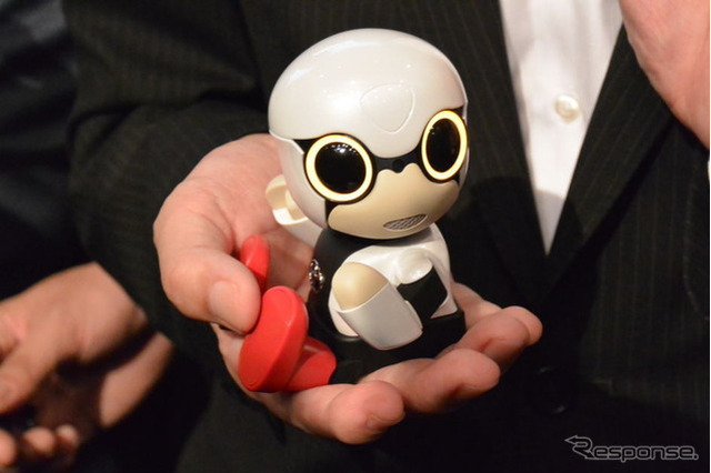 トヨタの小型ロボット「KIROBO mini」、今冬に先行販売!価格は39,800円 画像