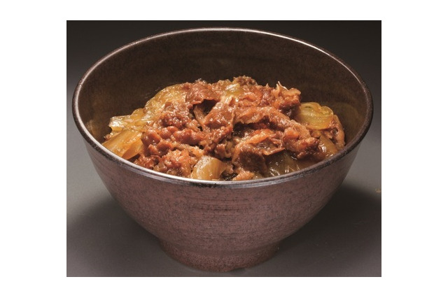 くら寿司、今日から牛丼提供開始！「開発に6年かけた」 画像