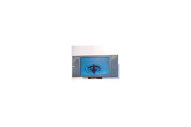 ナナオ、応答速度5.5m秒のOCB液晶パネルを採用したデジタルハイビジョン液晶テレビ 画像