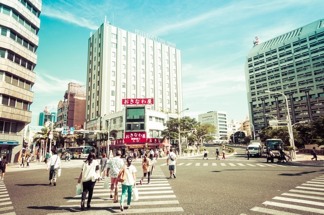 沖縄の訪日観光客はなぜ、ICリストバンドを装着しているのか? 画像