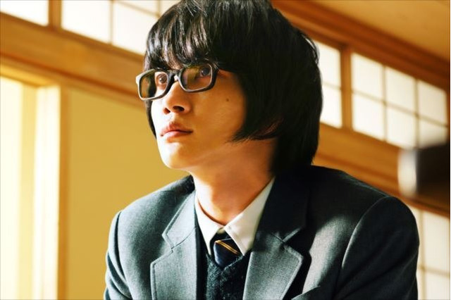 映画「3月のライオン」 場面写真公開!神木隆之介演じる零の全力疾走や研究会の様子も 画像