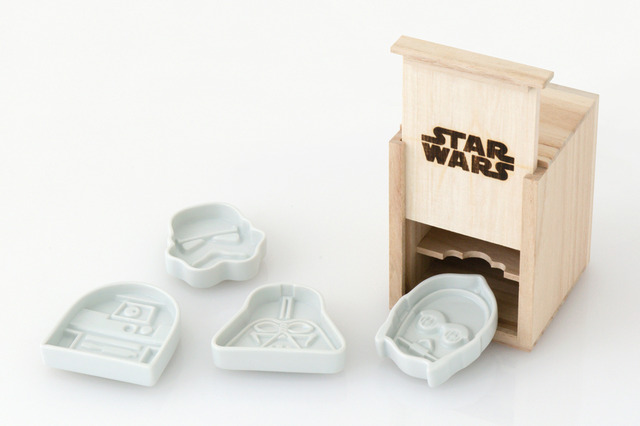 醤油を注ぐとダース・ベイダーやR2-D2が浮き出る、有田焼の醤油皿が登場 画像